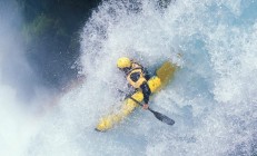 米兰体育下载-阿劳霍的统治之夜，当防守艺术与进攻锋芒在NBA季后赛中交响