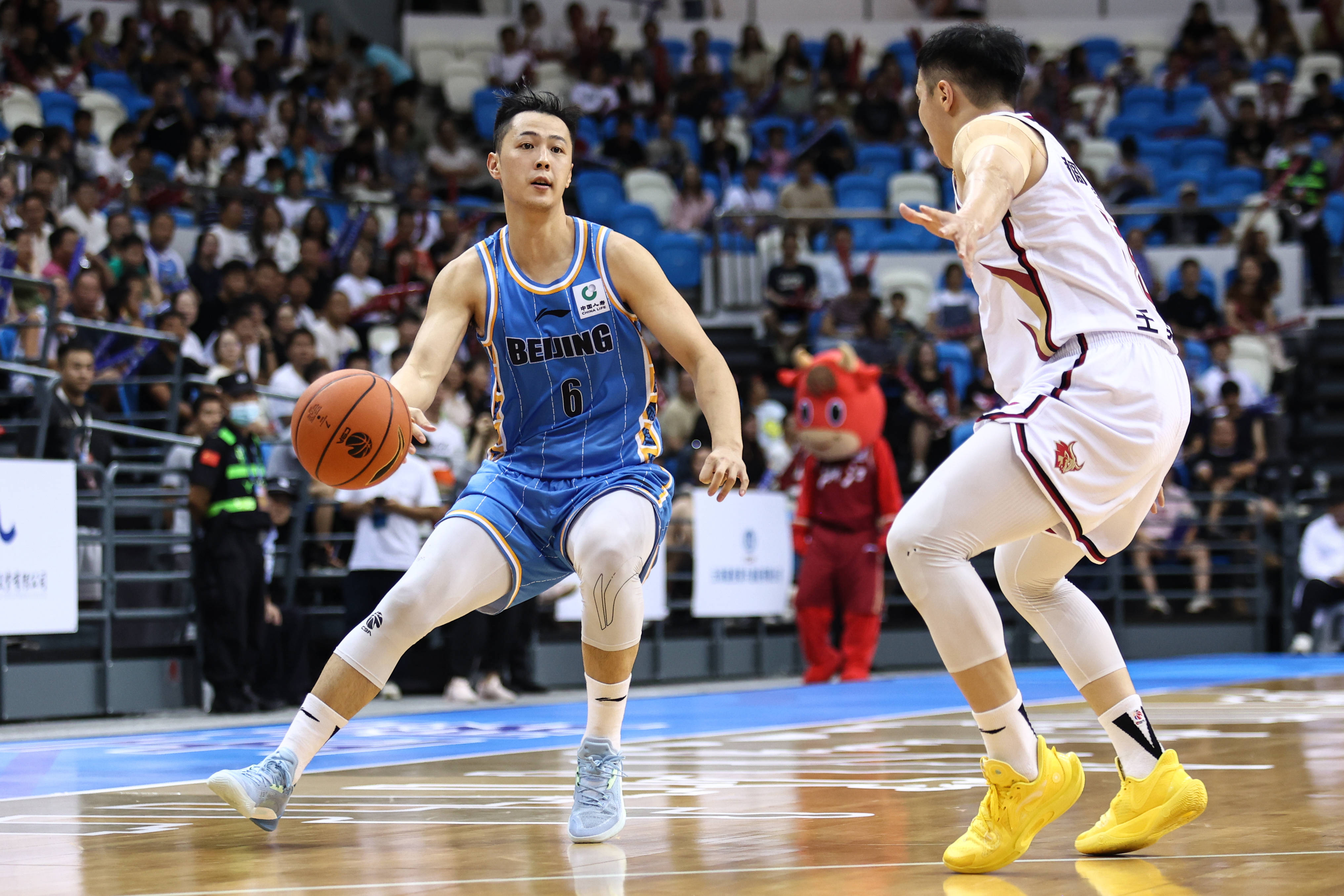 关于中国篮球职业联赛助力体育产业蓬勃发展的信息