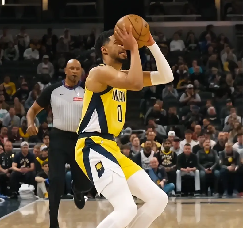 湖人B队逆转篮网B队，萨博尼斯送出助攻的简单介绍