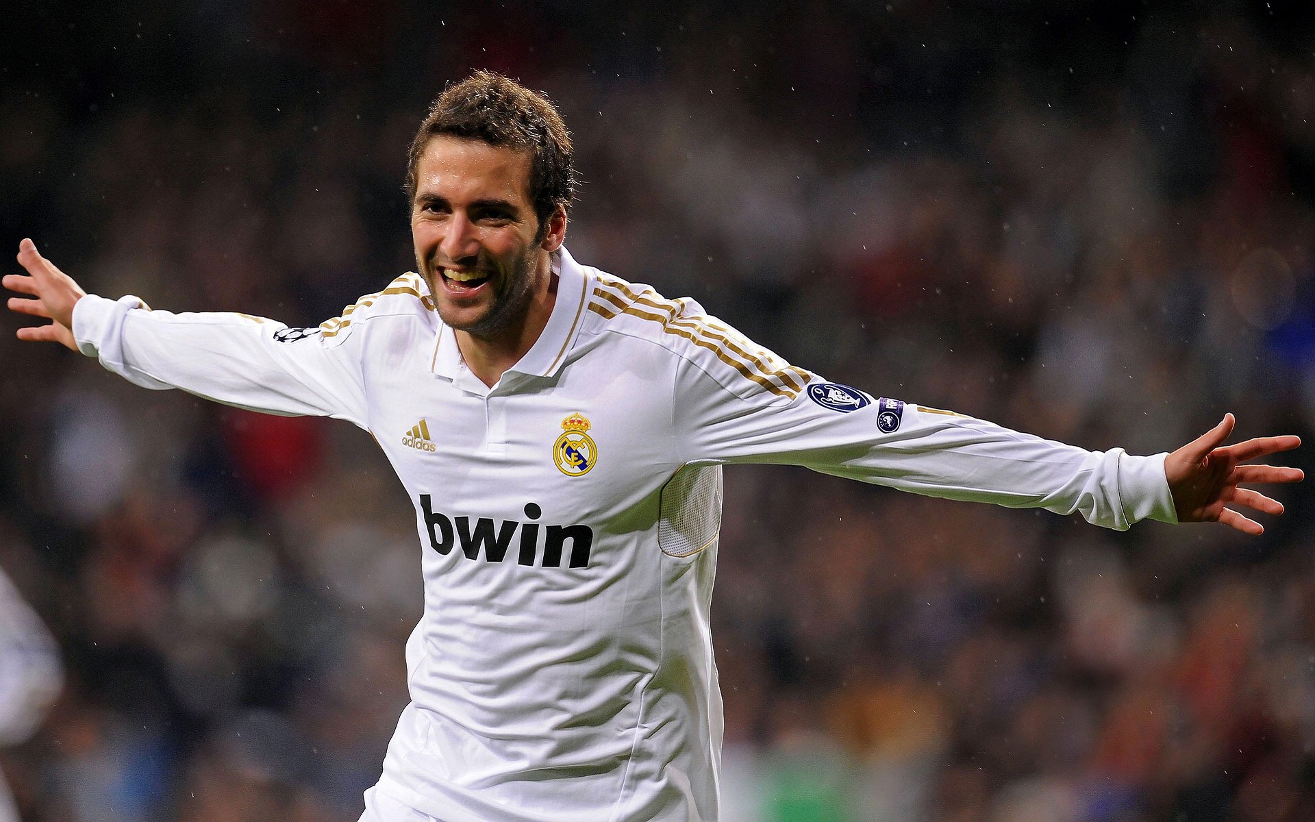 霓虹赛道与数据洪流，当拉梅洛的全面爆炸照亮F1街道赛之夜