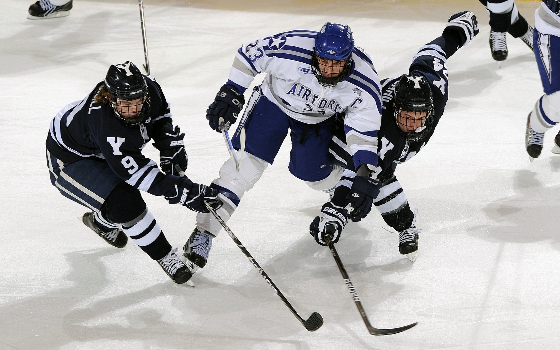 德甲争冠战之夜，福克斯成为全场焦点